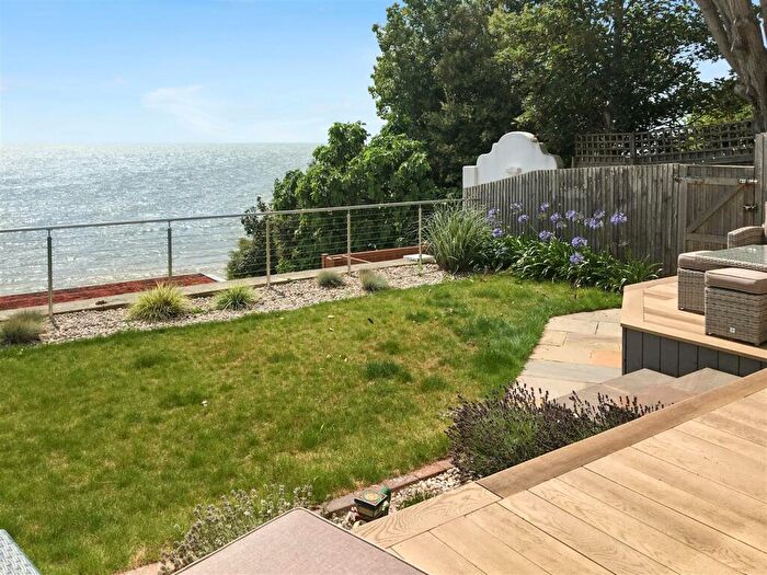 2 Bedroom Apartment To Rent In Radnor Cliff, Folkestone, CT20