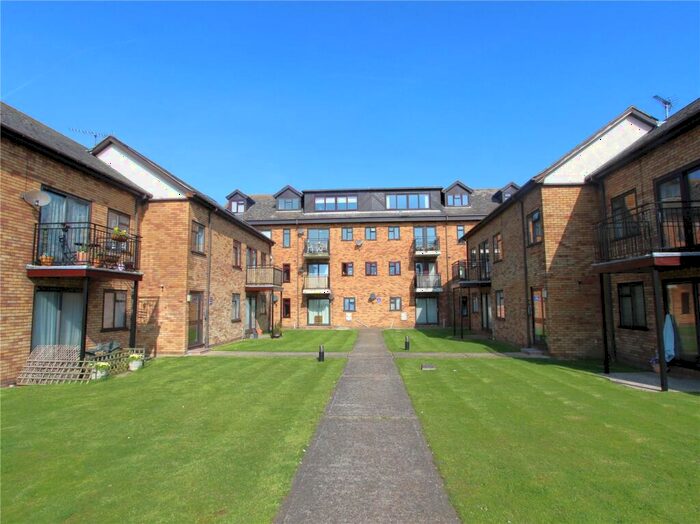 2 Bedroom Apartment To Rent In London Road, Hadleigh, Benfleet, Essex, SS7