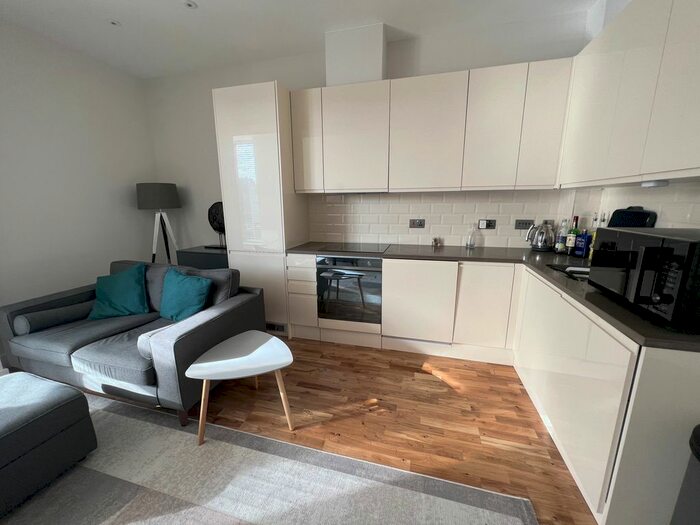 1 Bedroom Flat To Rent In Maybury Close, Frimley, Camberley, Surrey, GU16