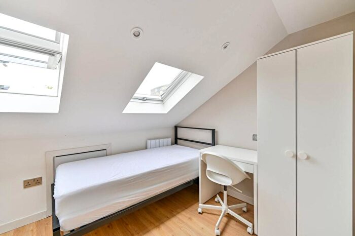 Studio To Rent In Clarence Villas, Kingston, Kingston Upon Thames, KT1