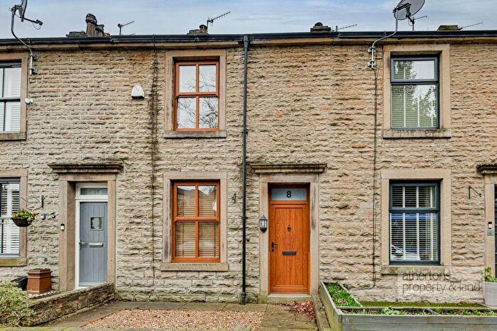 2 Bedroom Cottage For Sale In King Street, Whalley, BB7