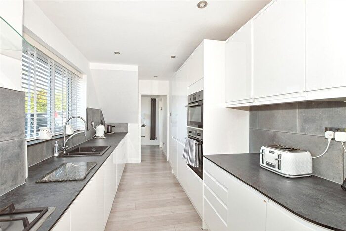 3 Bedroom End Terrace House For Sale In Gossops Drive, Gossops Green, Crawley, West Sussex, RH11
