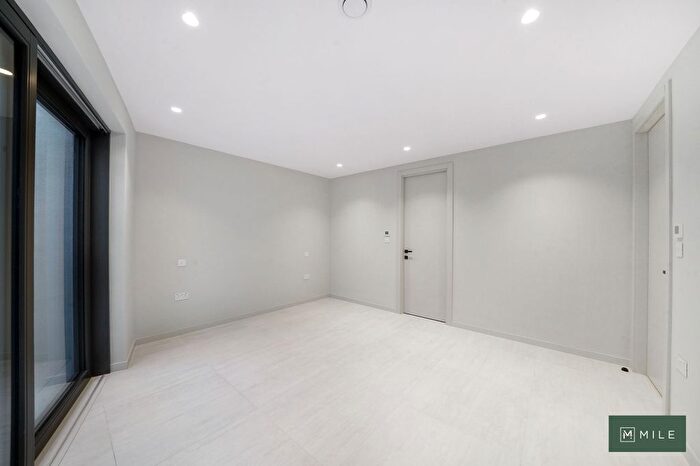 4 Bedroom Mews To Rent In Rigeley Road, London, NW10