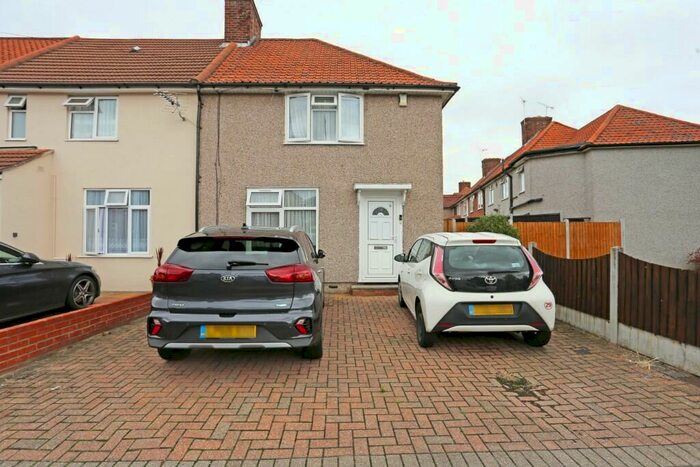 3 Bedroom End Of Terrace House To Rent In Homestead Road, Dagenham, London, RM8