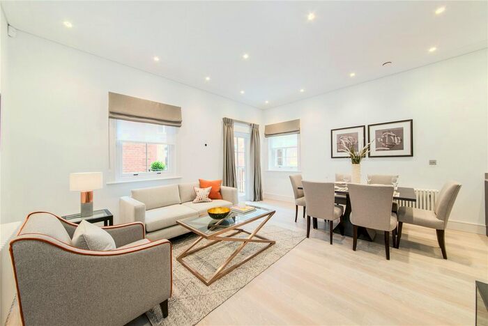 2 Bedroom Flat To Rent In North Audley Street, Mayfair, London, W1K