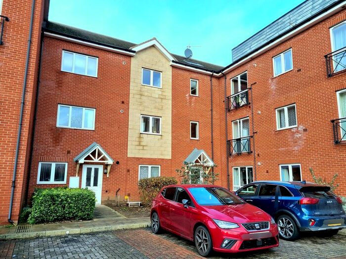 2 Bedroom Flat To Rent In Canalbridge Close, Loughborough, LE11