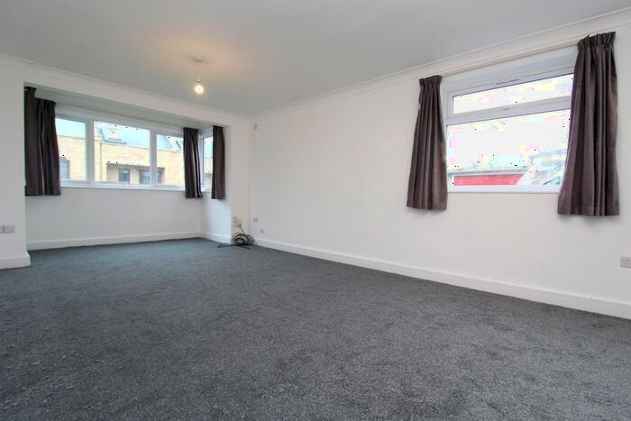 2 Bedroom Flat To Rent In Chase Road, Southgate, N14