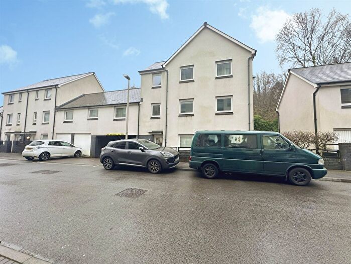 2 Bedroom Flat For Sale In Phoebe Road, Pentrechwyth, Swansea, SA1