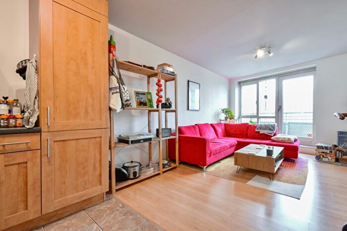 1 Bedroom Flat To Rent In Elmwood Lane, Leeds, LS2