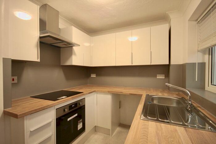 2 Bedroom Flat To Rent In Station Road, Wareham, BH20