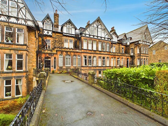 2 Bedroom Flat To Rent In Clarence Drive, Harrogate, HG1