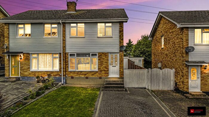 3 Bedroom Semi-Detached House For Sale In Little Hays, Leigh-On-Sea, SS9