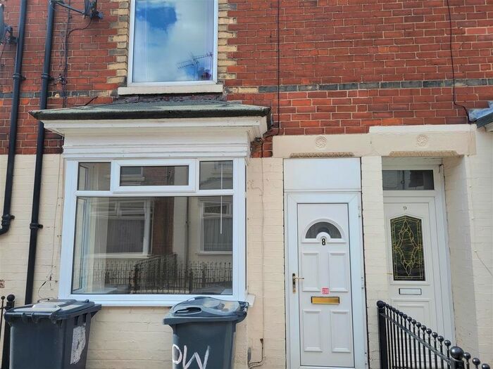 2 Bedroom Property To Rent In Meadow Vale, Estcourt Street, Hull, HU9