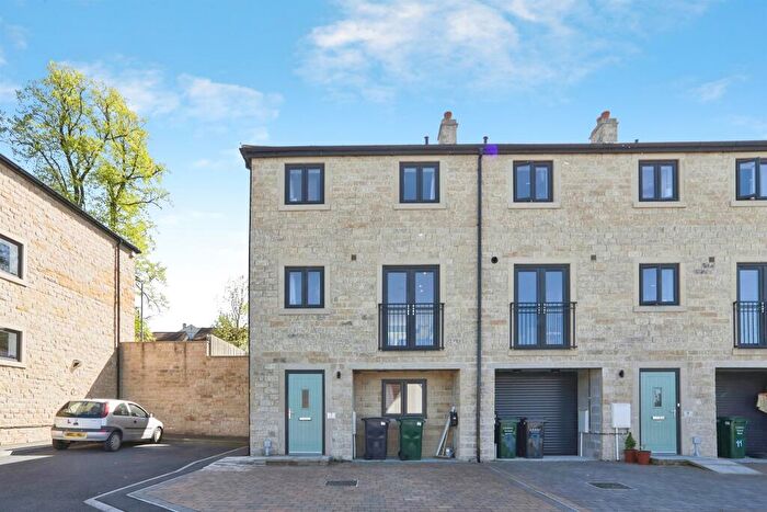 4 Bedroom End Of Terrace House For Sale In Nina Boyle Close, Keighley, BD20