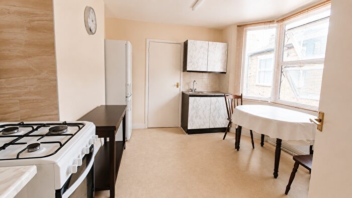 2 Bedroom Flat To Rent In Kepple Road, London, E6
