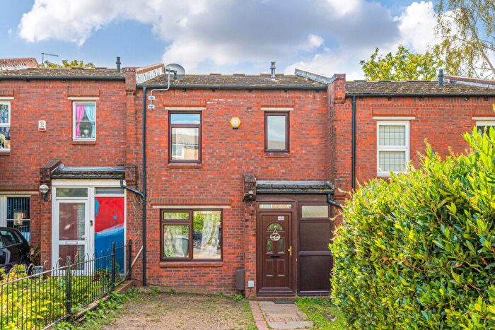 3 Bedroom Terraced House For Sale In Hither Green, London, SE13
