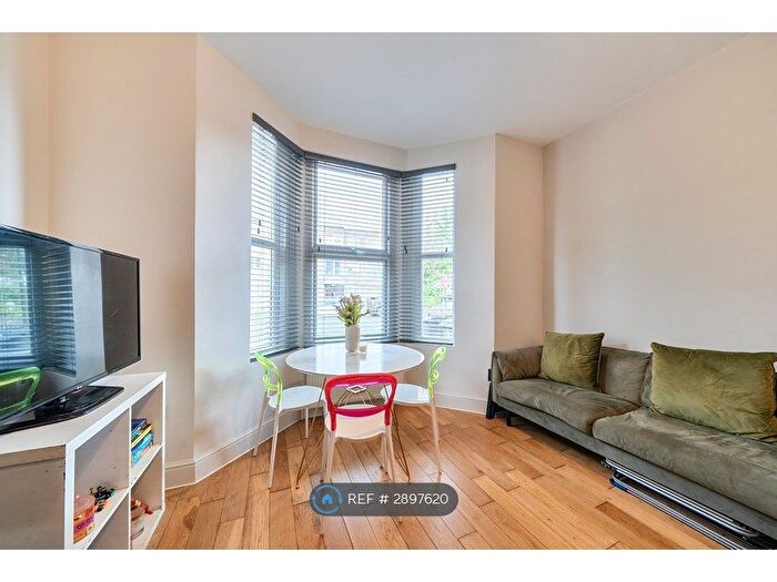 1 Bedroom Flat To Rent In Clarence Road, London, N22