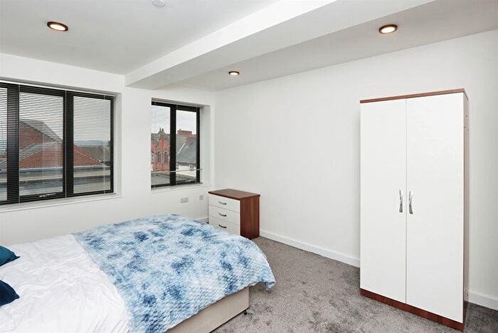 1 Bedroom Flat For Sale In Burlington Square, Chesterfield, S40