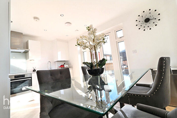 3 Bedroom Semi-Detached House To Rent In Castle Hill Drive, Swanscombe, DA10