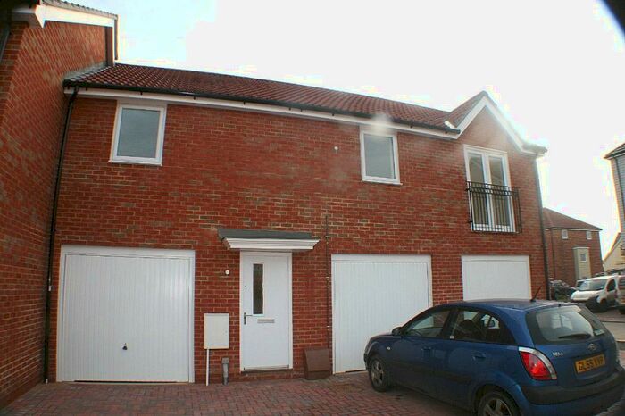 2 Bedroom Maisonette To Rent In Diamond Close, Sittingbourne, ME10