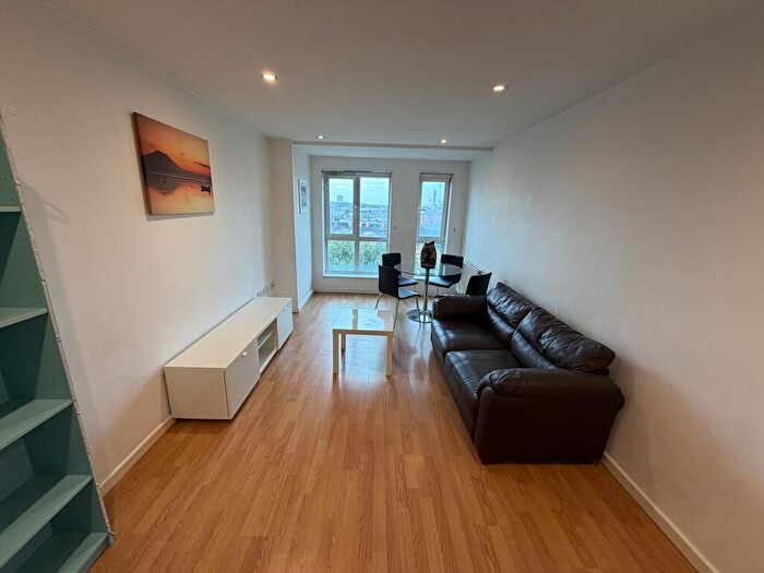 1 Bedroom Apartment To Rent In Hive Well Furnished Bed, B5