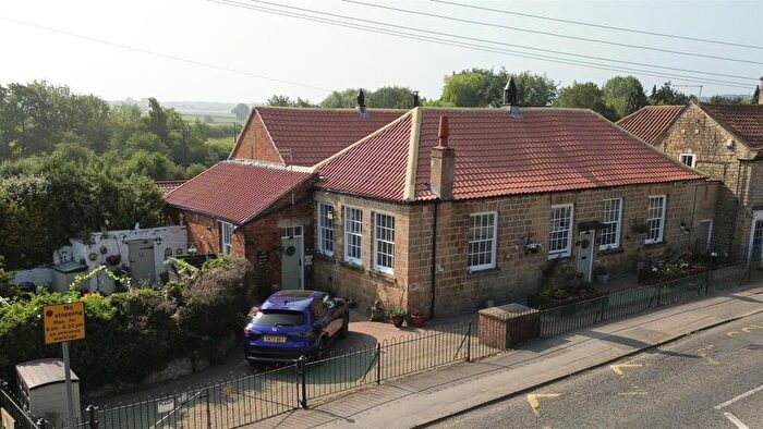 3 Bedroom Detached Bungalow For Sale In High Road, Carlton-In-Lindrick, Worksop, S81