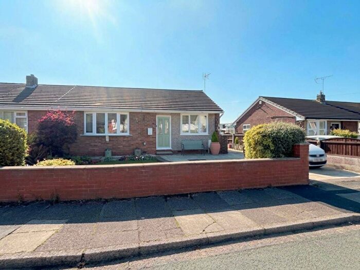 2 Bedroom Semi-Detached Bungalow For Sale In Hutton Avenue, Worsley, M28