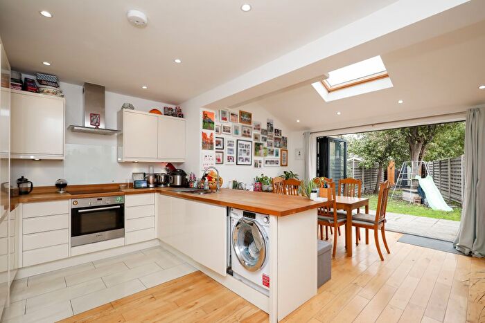 3 Bedroom Terraced House For Sale In Broad Lane, Hampton, TW12