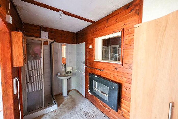 1 Bedroom Detached Bungalow For Sale In Holmbush Road, St Austell, PL25