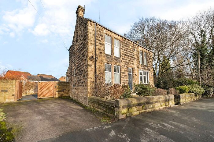 3 Bedroom Detached House For Sale In Wakefield Road, Ackworth, WF7