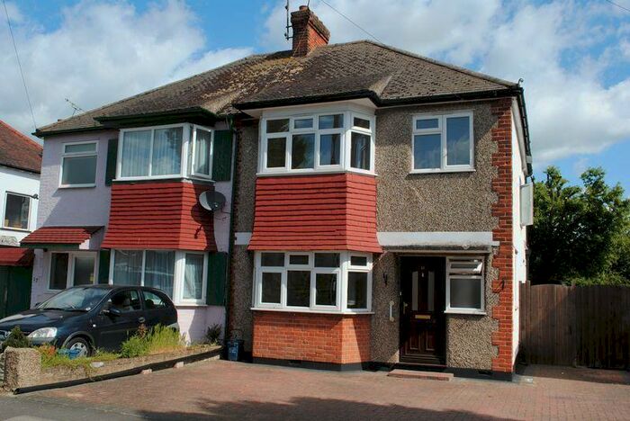 3 Bedroom Semi-Detached House To Rent In Flemming Crescent, Leigh On Sea, SS9