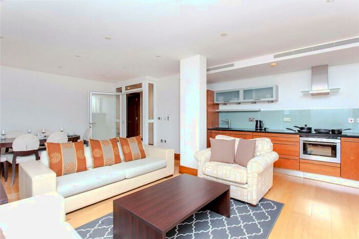 3 Bedroom Flat To Rent In Parkview Residence, - Baker Street, London, NW1