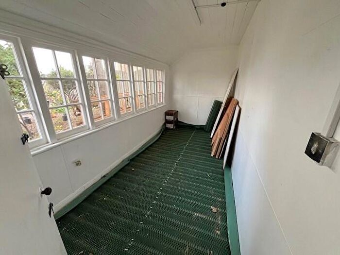 2 Bedroom Apartment To Rent In Cobham Road, Westcliff On Sea, SS0