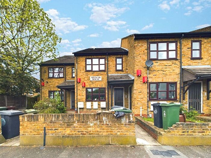 1 Bedroom Property To Rent In Grosvenor Rise East, London, E17