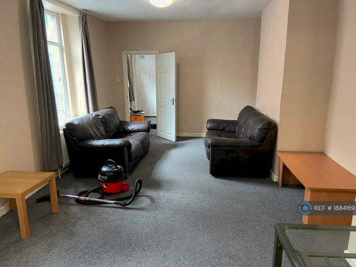 4 Bedroom End Of Terrace House To Rent In Stokes Croft, Bristol, BS1