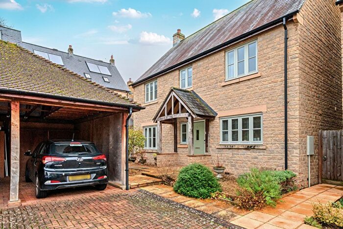 3 Bedroom Detached House For Sale In Deacons Close, Kings Stanley, GL10
