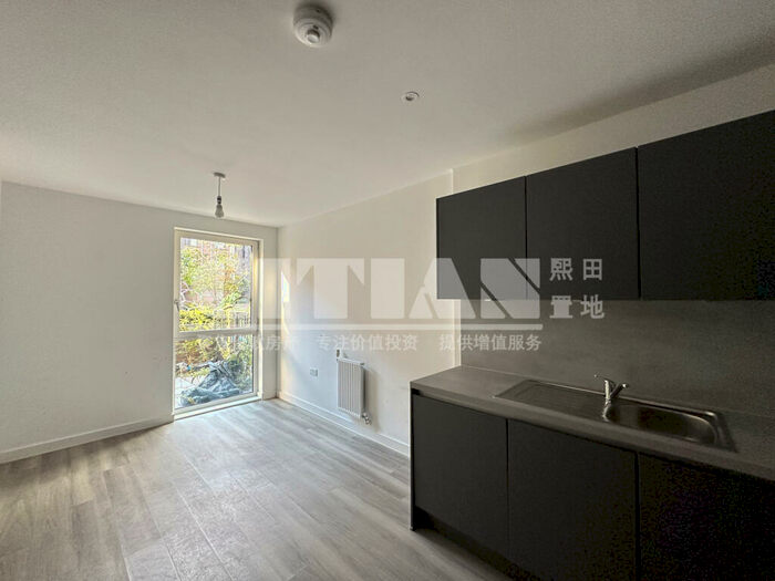 4 Bedroom Flat To Rent In Ruffle House, Shipbuilding Way, London, Newham, Greater London, E13