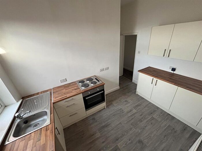 2 Bedroom Flat To Rent In Foleshill Road, Foleshill, Coventry, CV6