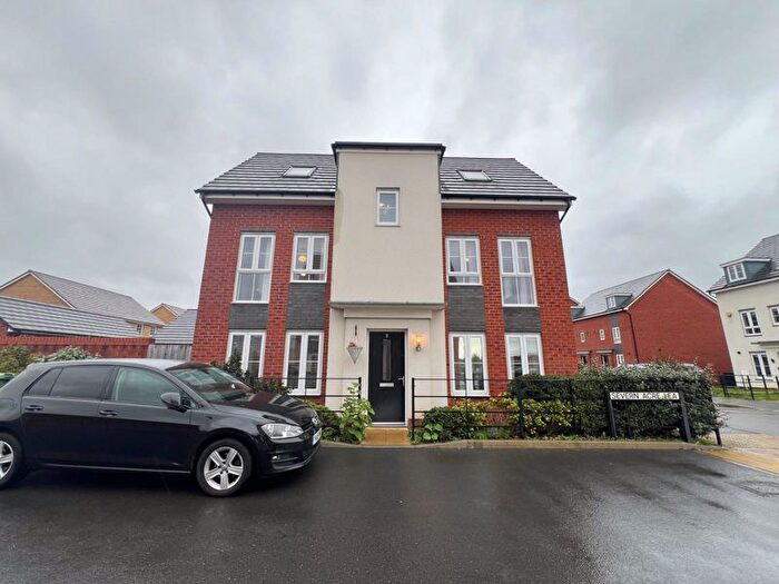 4 Bedroom Semi-detached House To Rent In Severn Acre Lea, Bristol, BS34