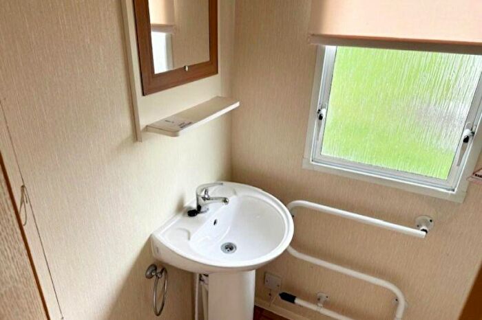 2 Bedroom Caravan For Sale In Harts Holiday Park, Leysdown Road, Isle Of Sheppey, Kent, ME12