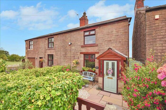 2 Bedroom Cottage For Sale In Blackburn Road, Higher Wheelton, Chorley, PR6