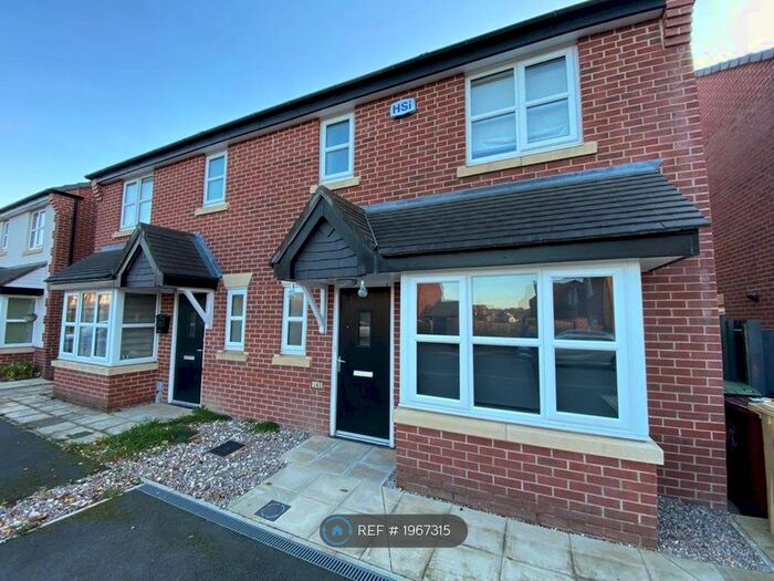3 Bedroom Semi-Detached House To Rent In Cotton Meadows, Bolton, BL1