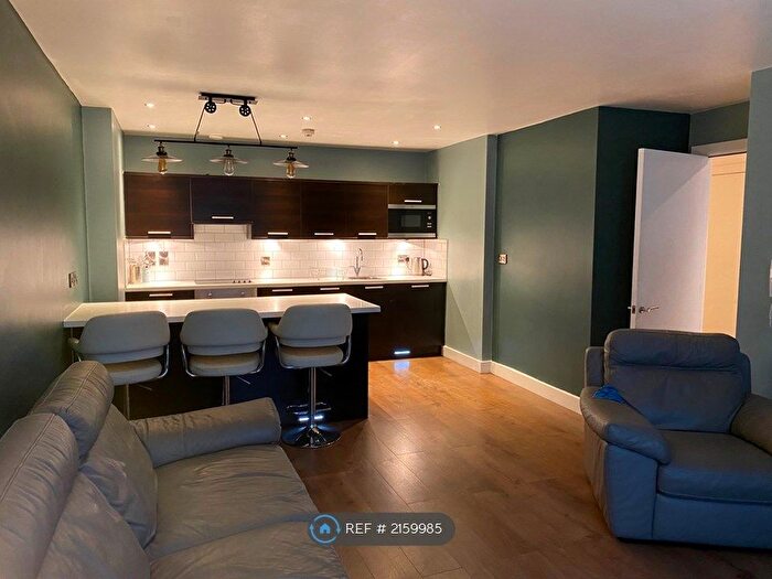 2 Bedroom Flat To Rent In High Street, Manchester, M4