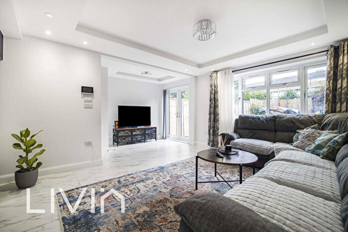3 Bedroom House For Sale In Bracken Avenue, CR0