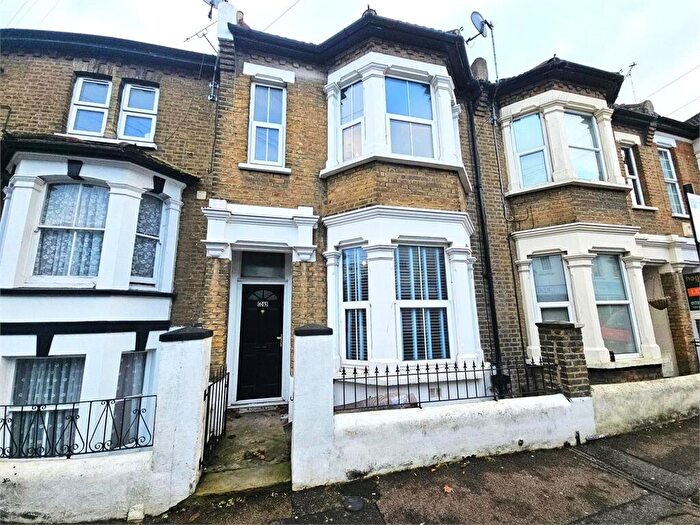 4 Bedroom Terraced House To Rent In Queens Road, Southend, Southend, SS1