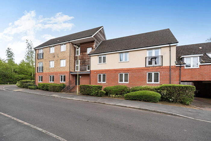 2 Bedroom Flat For Sale In Skippetts Gardens Basingstoke, RG21