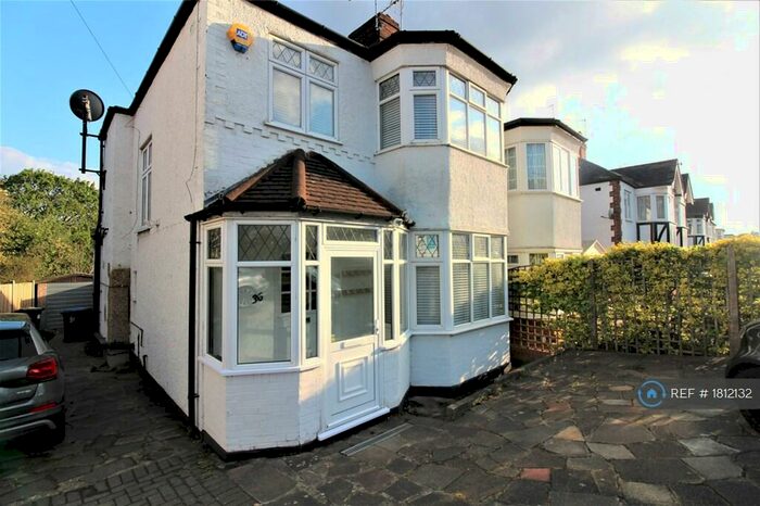 3 Bedroom Semi-Detached House To Rent In Hadley Way, London, N21