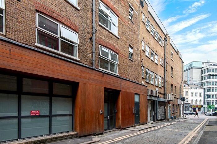 Flat To Rent In Gatesborough Street, Bishopsgate, EC2A