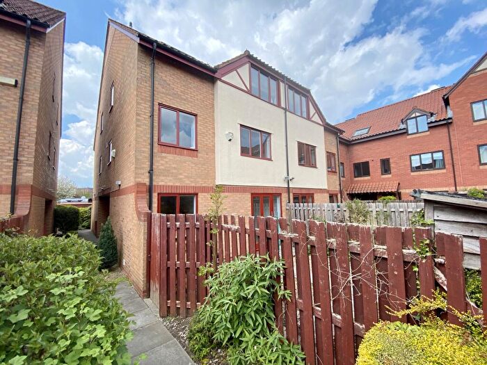 2 Bedroom Terraced House To Rent In Harbourside, Weare Court, BS1
