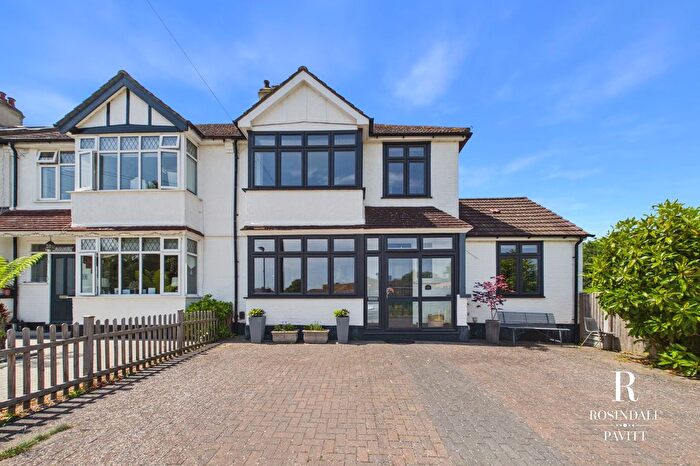4 Bedroom End Terrace House For Sale In Sheen Way, Wallington, SM6